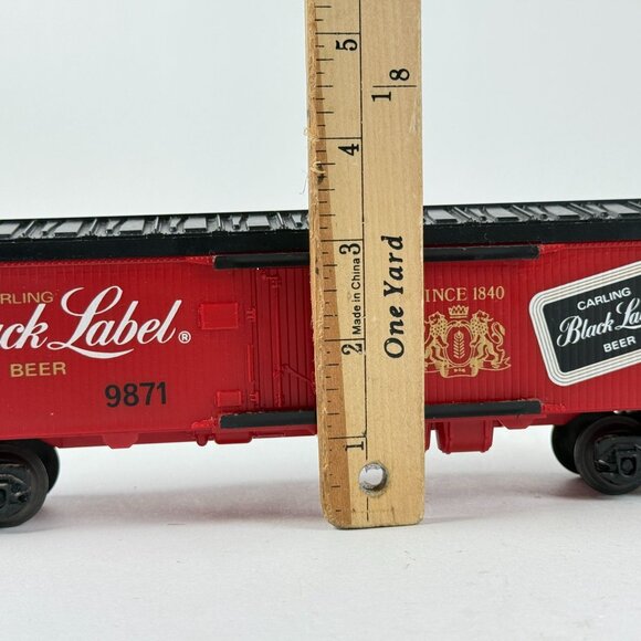 Lionel Carling Black Label Beer Boxcar 9871 Bright Red & Black Detailed Model - Picture 8 of 8